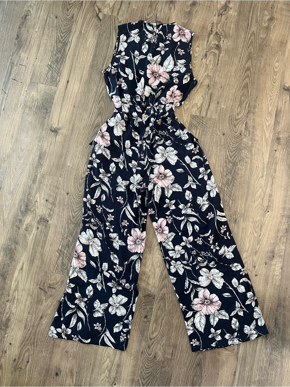 Only Floral Wide-Leg Jumpsuit in Navy and Pink - Picture 3 of 5